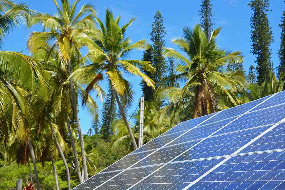 man installing solar pannel